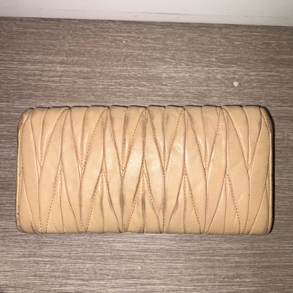 Miu Miu Wallet Bundle - Picture 5 of 12
